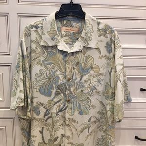Tommy Bahama print button down shirt